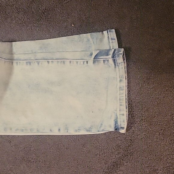 NWT Destressed jeans - Picture 10 of 10